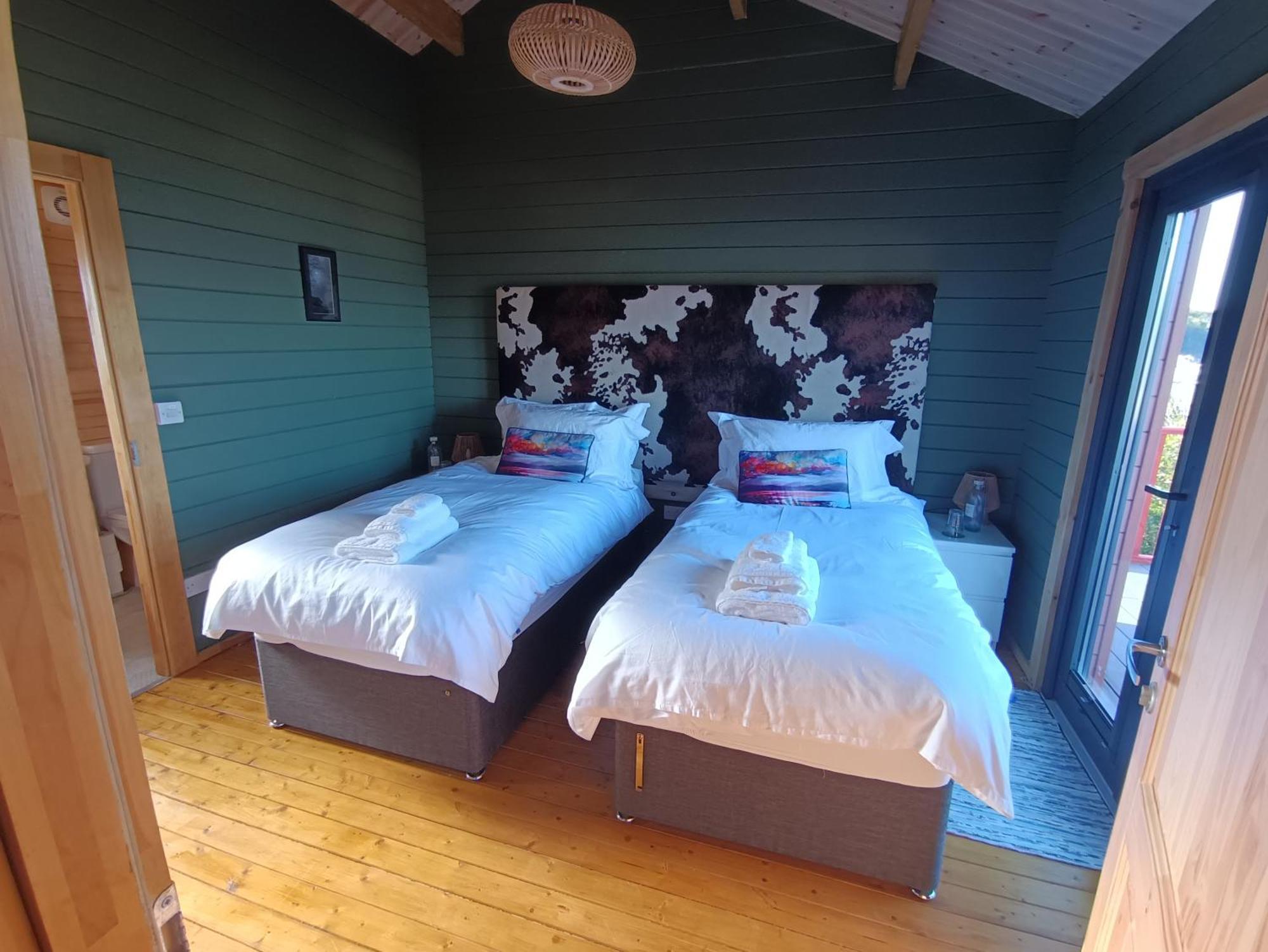 Ghillie'S Croft Cabin, Rothesay Exterior photo